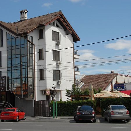 Pensiunea Turistica Europa 드로베타 투르누 세베린 외부 사진